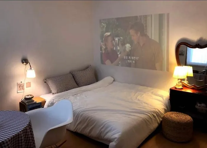 Cozy Retreat Perfect For Travelers