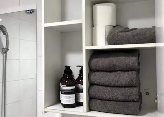 Cozy Retreat Perfect For Travelers Apartment *